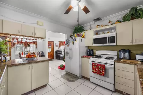 Kitchen - 60 W 61st St, Hialeah, FL 33012 photo 2 of 2