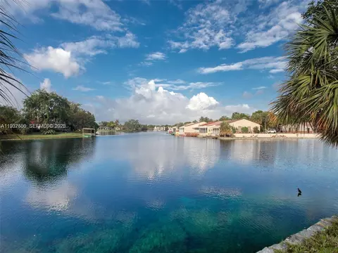 6918 Holly Rd, Miami Lakes, FL 33014 photo 1