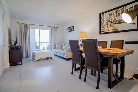 6801 Harding Ave #301, Miami Beach, FL 33141