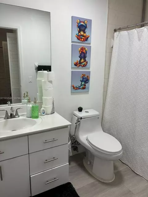 Bath - 16333 SW 139th Ct, Miami, FL 33177 photo 1 of 1