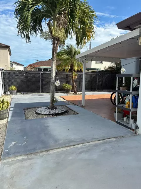 Exterior - 16333 SW 139th Ct, Miami, FL 33177 photo 3 of 4