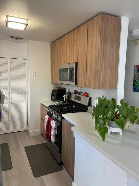 Kitchen - 16333 SW 139th Ct, Miami, FL 33177 photo 1 of 2