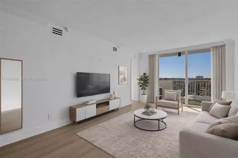 2020 NE 135th St #607, North Miami, FL 33181