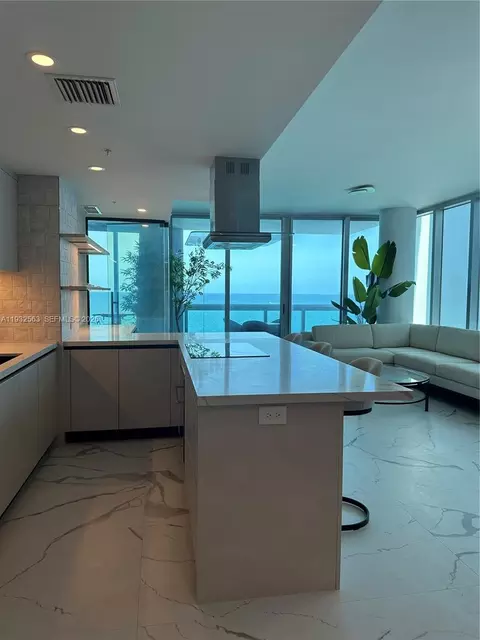 6899 Collins Ave #1008, Miami Beach, FL 33141