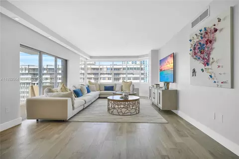 1985 S Ocean Dr #17F, Hallandale Beach, FL 33009