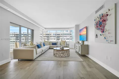 1985 S Ocean Dr #17F, Hallandale Beach, FL 33009