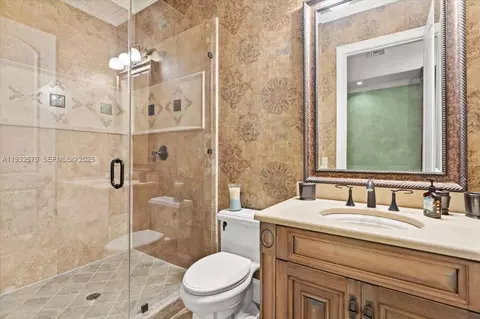 Bath - 12 Tidewater Dr, Ormond Beach, FL 32174 photo 2 of 11