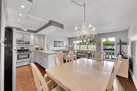 2009 Oakridge A #2009, Deerfield Beach, FL 33442
