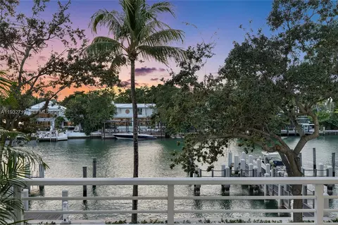 6109 W Laguna Dr W #6109, Miami Beach, FL 33141