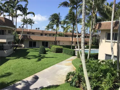 14500 SW 88th Ave #205, Palmetto Bay, FL 33176