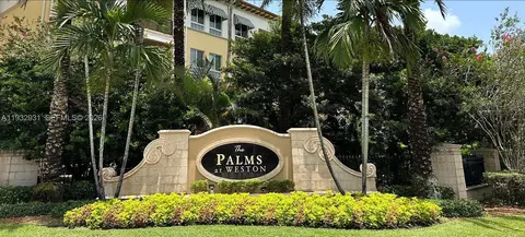 16100 Emerald Estates Dr #284, Weston, FL 33331