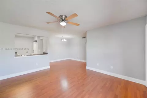 2570 W 67th Pl #21-2, Hialeah, FL 33016
