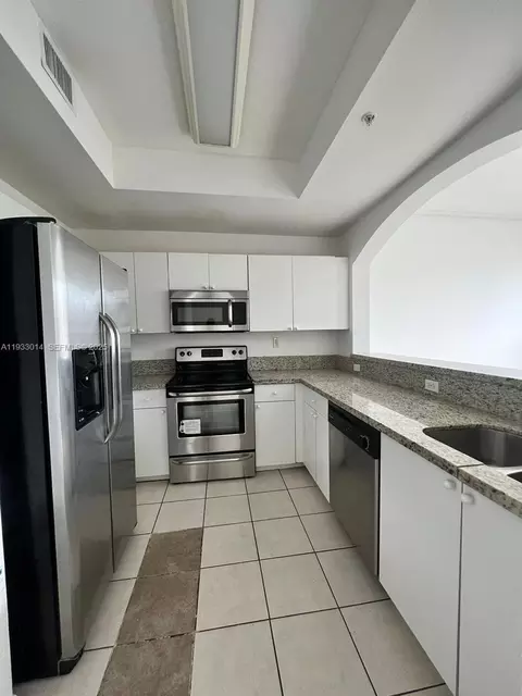 8964 W Flagler St #209, Miami, FL 33174