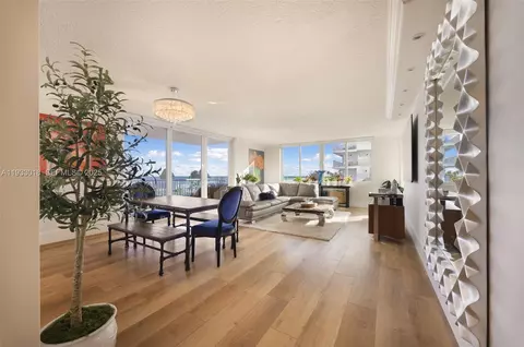 5401 Collins Ave #102, Miami Beach, FL 33140