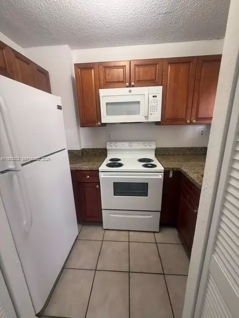 8145 NW 7th St #406, Miami, FL 33126
