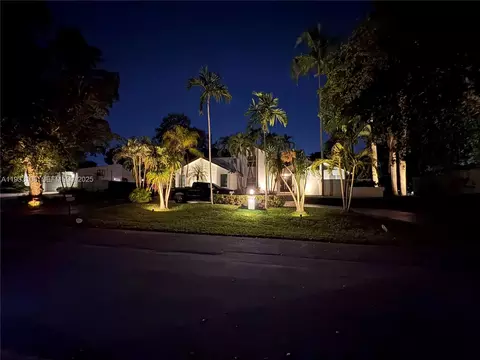 8265 SW 176th Ter, Palmetto Bay, FL 33157