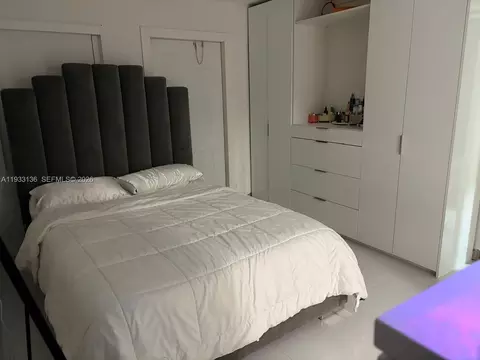 Bedroom - 5168 E 8th Ln, Hialeah, FL 33013 photo 4 of 5