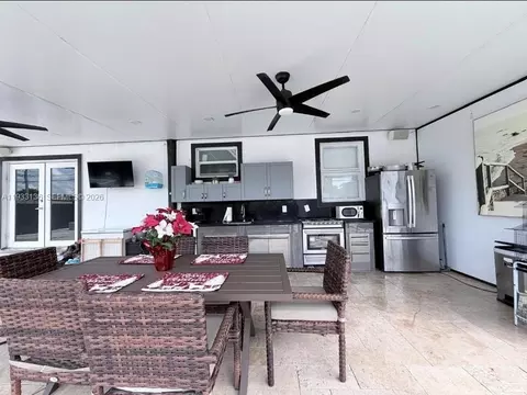 Kitchen - 5168 E 8th Ln, Hialeah, FL 33013 photo 4 of 4