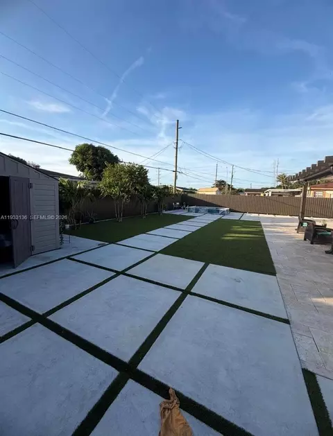 Exterior - 5168 E 8th Ln, Hialeah, FL 33013 photo 5 of 5