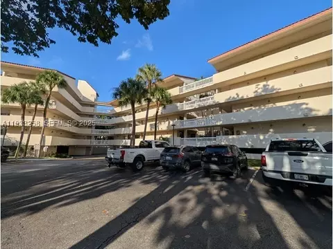 7041 Environ Blvd #430, Lauderhill, FL 33319