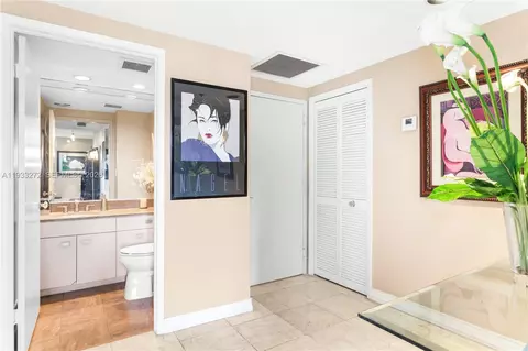 1581 Brickell Ave #107, Miami, FL 33129