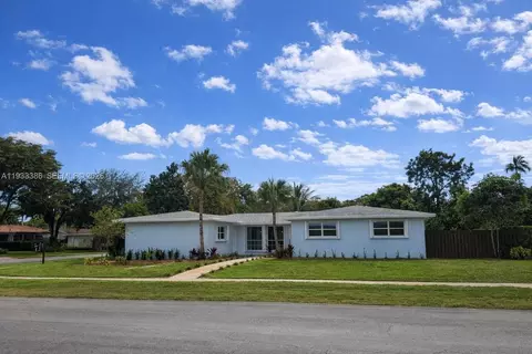 6800 NW 7th St, Plantation, FL 33317