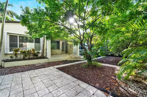 3415 Royal Palm Ave, Miami Beach, FL 33140