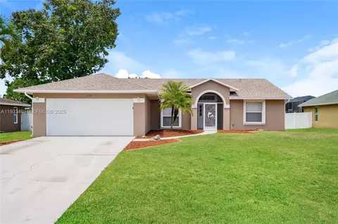 667 SW Seagull Ter, Port Saint Lucie, FL 34953