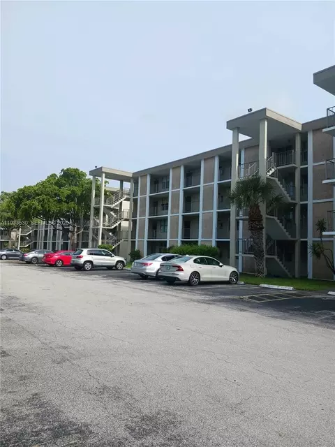 2901 NW 48th Ave #367, Lauderdale Lakes, FL 33313