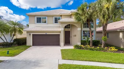 1996 NW 170th Ter, Pembroke Pines, FL 33028