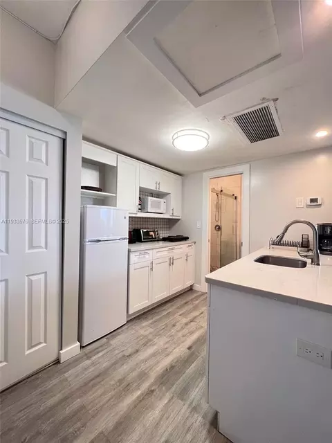 26 Diplomat Pkwy #2308, Hallandale Beach, FL 33009