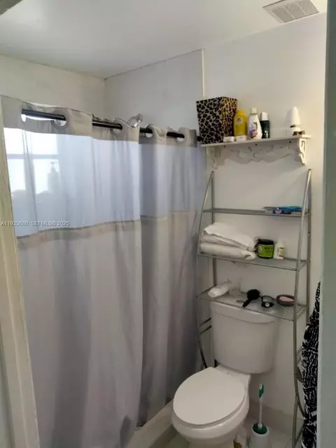 Bath - 4990 E 1st Ave, Hialeah, FL 33013 photo 2 of 2
