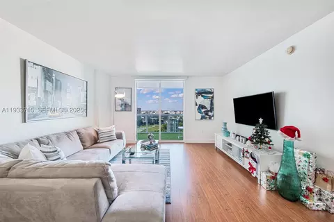 1800 N Bayshore Dr #3206, Miami, FL 33132