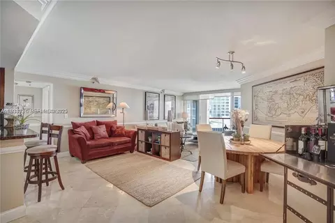 6767 Collins #901, Miami Beach, FL 33141