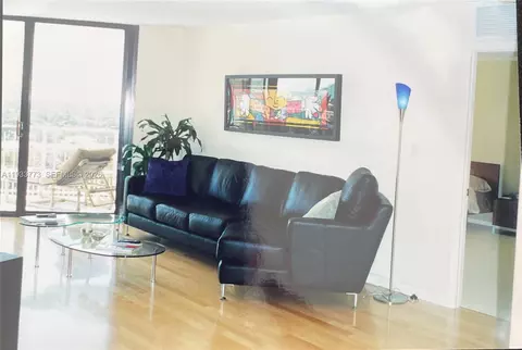 1000 Quayside Ter #806, Miami, FL 33138