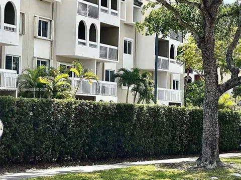 7701 Camino Real #A-418, Miami, FL 33143