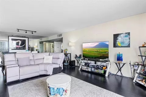 500 Three Islands Blvd #1112, Hallandale Beach, FL 33009