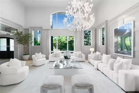 5077 N Bay Rd, Miami Beach, FL 33140