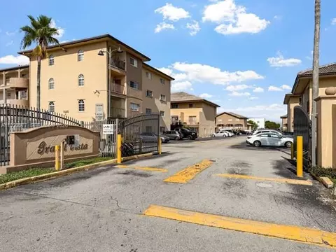8851 NW 119th St #6101, Hialeah Gardens, FL 33018