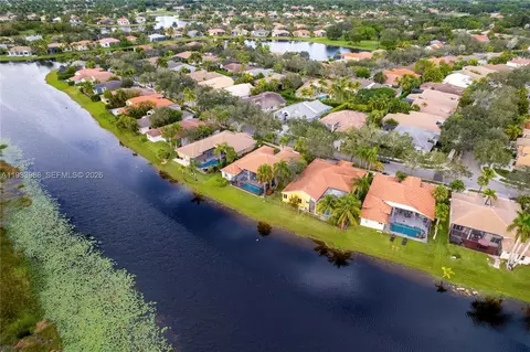 View/Area - 2893 Oakbrook Dr, Weston, FL 33332 photo 2 of 5