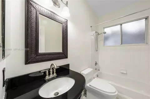 Bath - 2893 Oakbrook Dr, Weston, FL 33332 photo 4 of 5