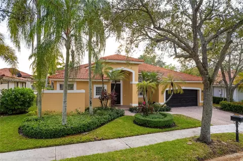 Exterior - 2893 Oakbrook Dr, Weston, FL 33332 photo 1 of 5