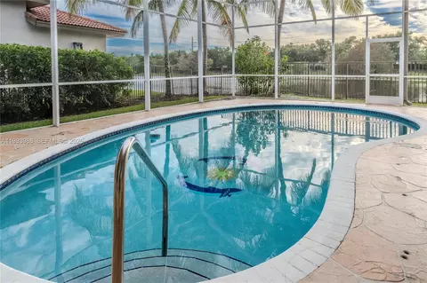 Exterior - 2893 Oakbrook Dr, Weston, FL 33332 photo 4 of 5