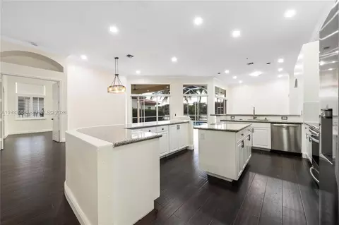 Kitchen - 2893 Oakbrook Dr, Weston, FL 33332 photo 1 of 2