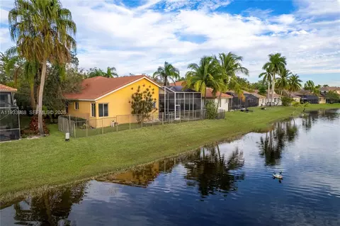 View/Area - 2893 Oakbrook Dr, Weston, FL 33332 photo 3 of 5