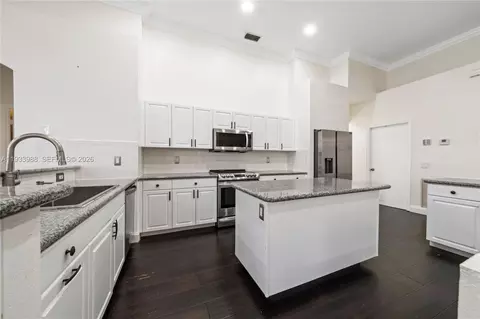 Kitchen - 2893 Oakbrook Dr, Weston, FL 33332 photo 2 of 2