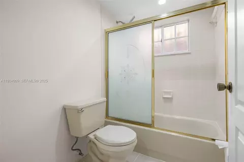 Bath - 2425 W 76th St #102, Hialeah, FL 33016 photo 3 of 3