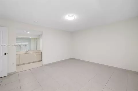 Bedroom - 2425 W 76th St #102, Hialeah, FL 33016 photo 5 of 7