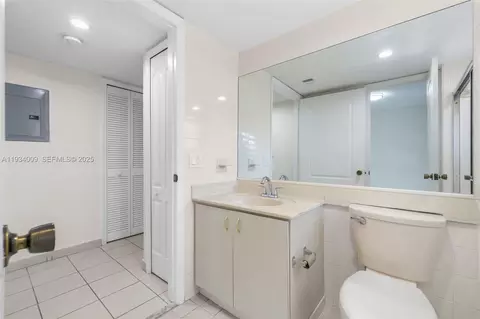 Other - 2425 W 76th St #102, Hialeah, FL 33016 photo 6 of 11
