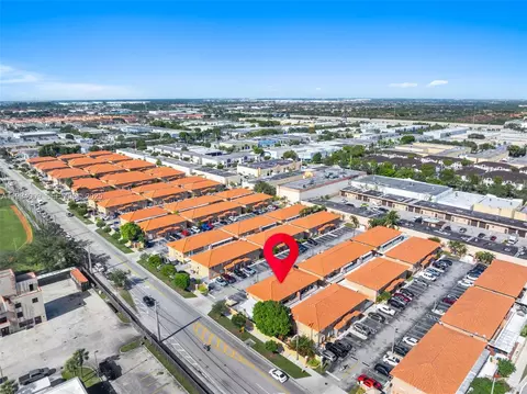 View/Area - 2425 W 76th St #102, Hialeah, FL 33016 photo 3 of 7